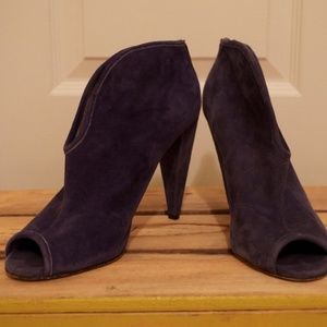 Vince Camuto Navy Suede Bootie Heel Sz 8